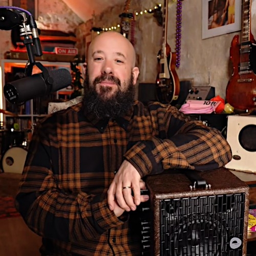 Julien Bitoun tries out the brand new Prodipe TRAVELER 6 acoustic amp!